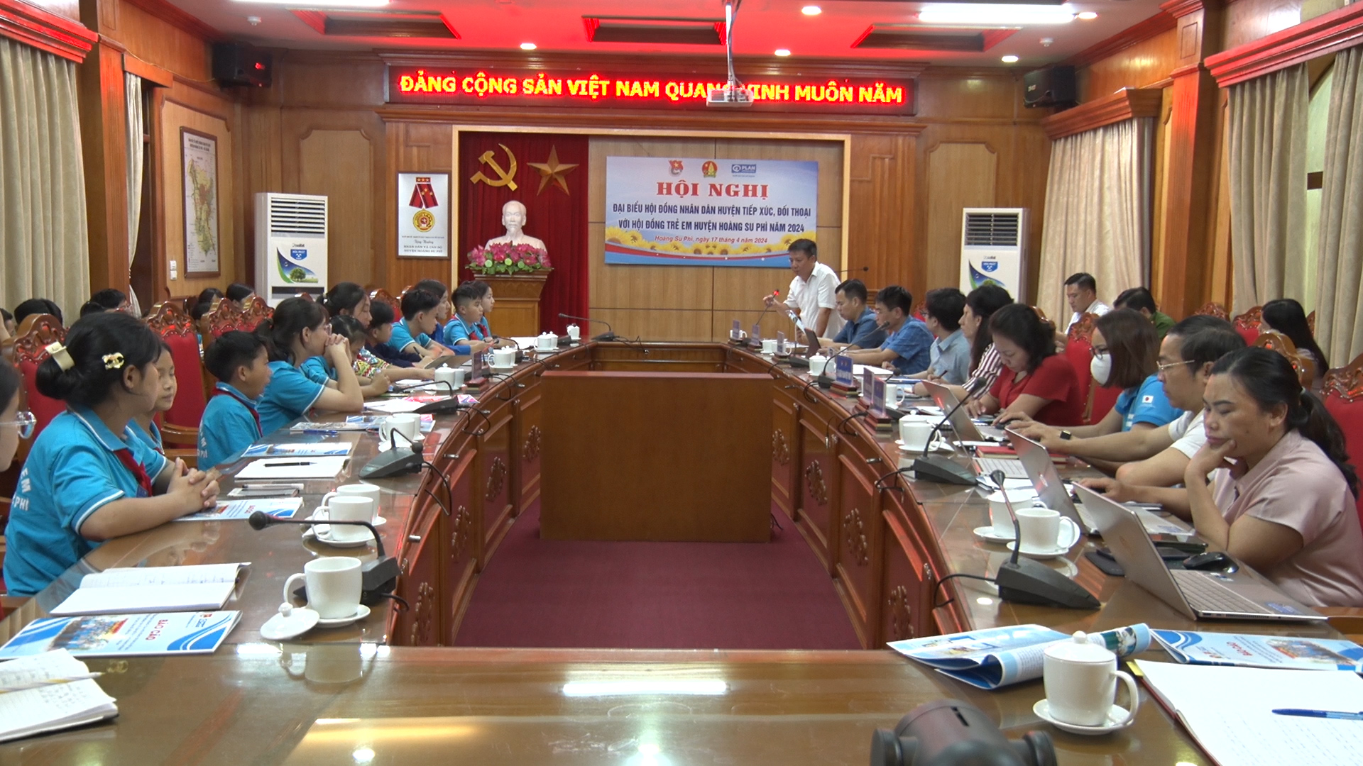 Đại biểu HĐND huyện Hoàng Su Phì tiếp xúc, đối thoại với HĐTE huyện