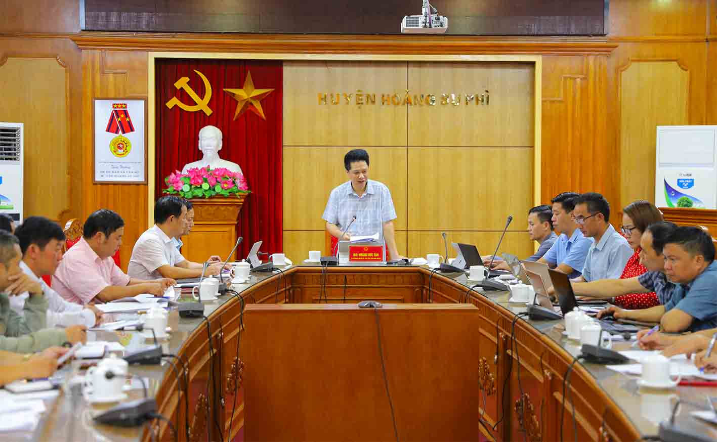 Họp thẩm định kết quả kiểm tra, đánh giá và thẩm định hồ sơ các xã đạt Bộ tiêu chí QGVYTX trên địa bàn huyện Hoàng Su Phì năm 2023