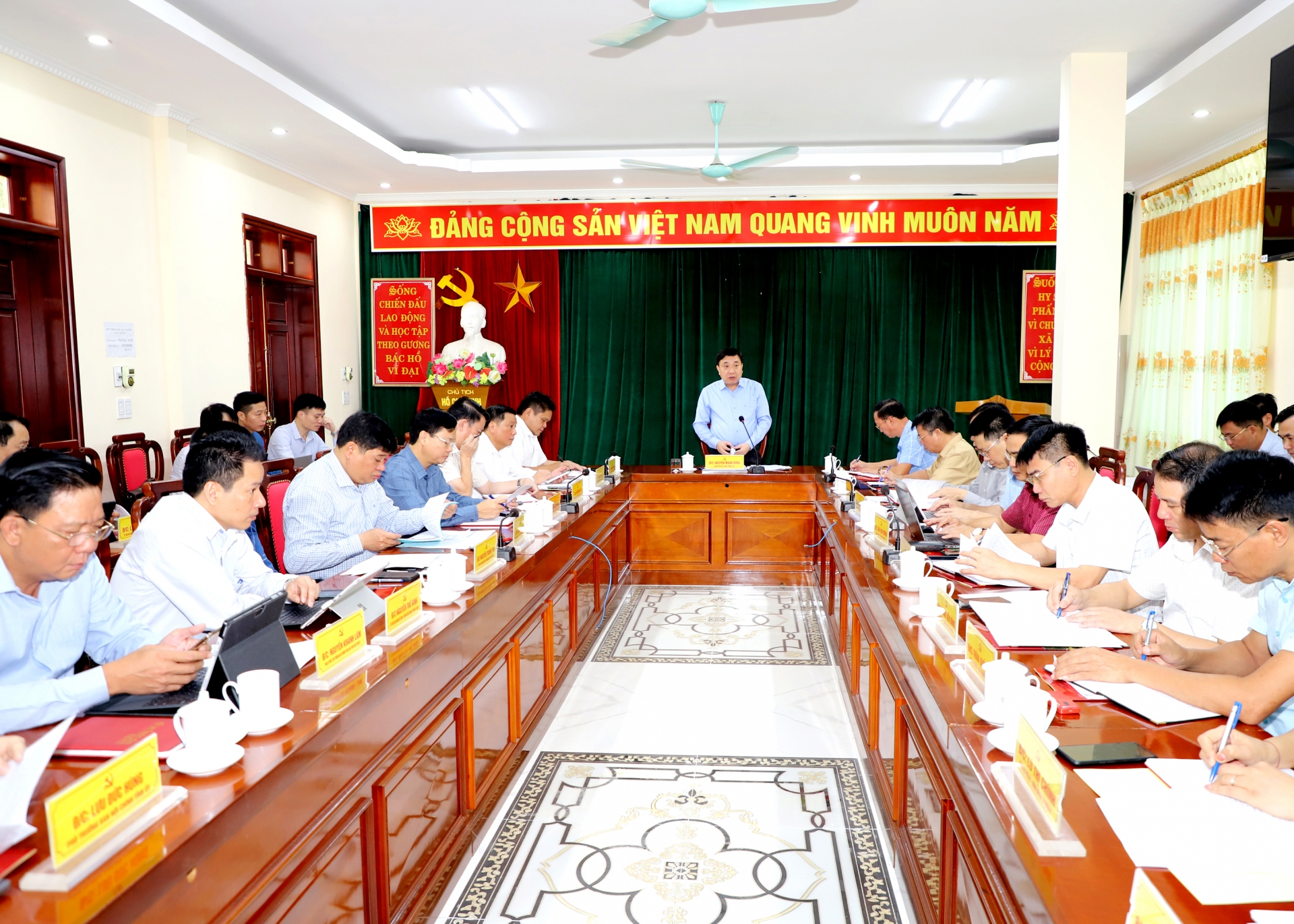 Quyền Bí thư Tỉnh ủy Nguyễn Mạnh Dũng làm việc với lãnh đạo huyện Hoàng Su Phì