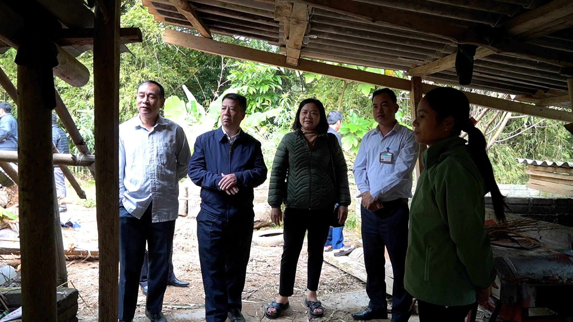 Lãnh đạo huyện Hoàng Su Phì thăm mô hình cải tạo vườn tạp