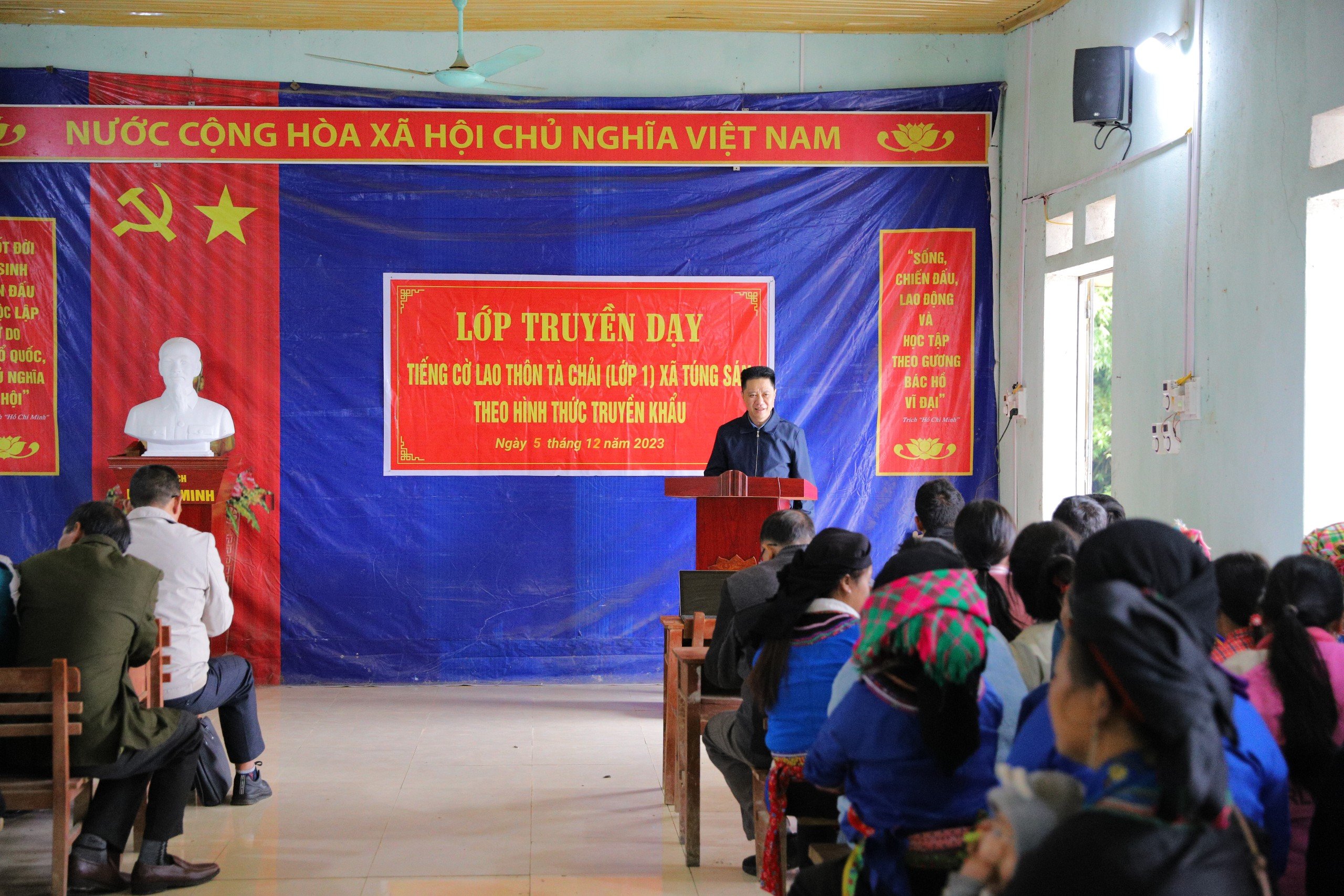 Hoàng Su Phì Bế giảng lớp truyền dạy tiếng dân tộc Cờ Lao tại xã Túng Sán