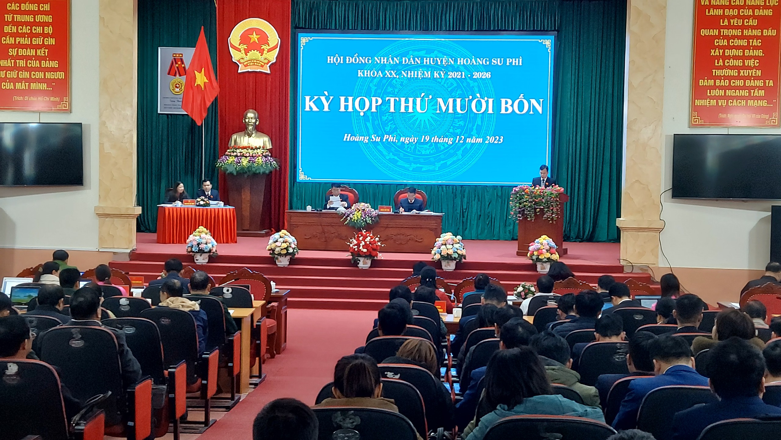 Khai mạc Kỳ họp thứ 14 - HĐND huyện Hoàng Su Phì khóa XX, nhiệm kỳ 2021 – 2026.