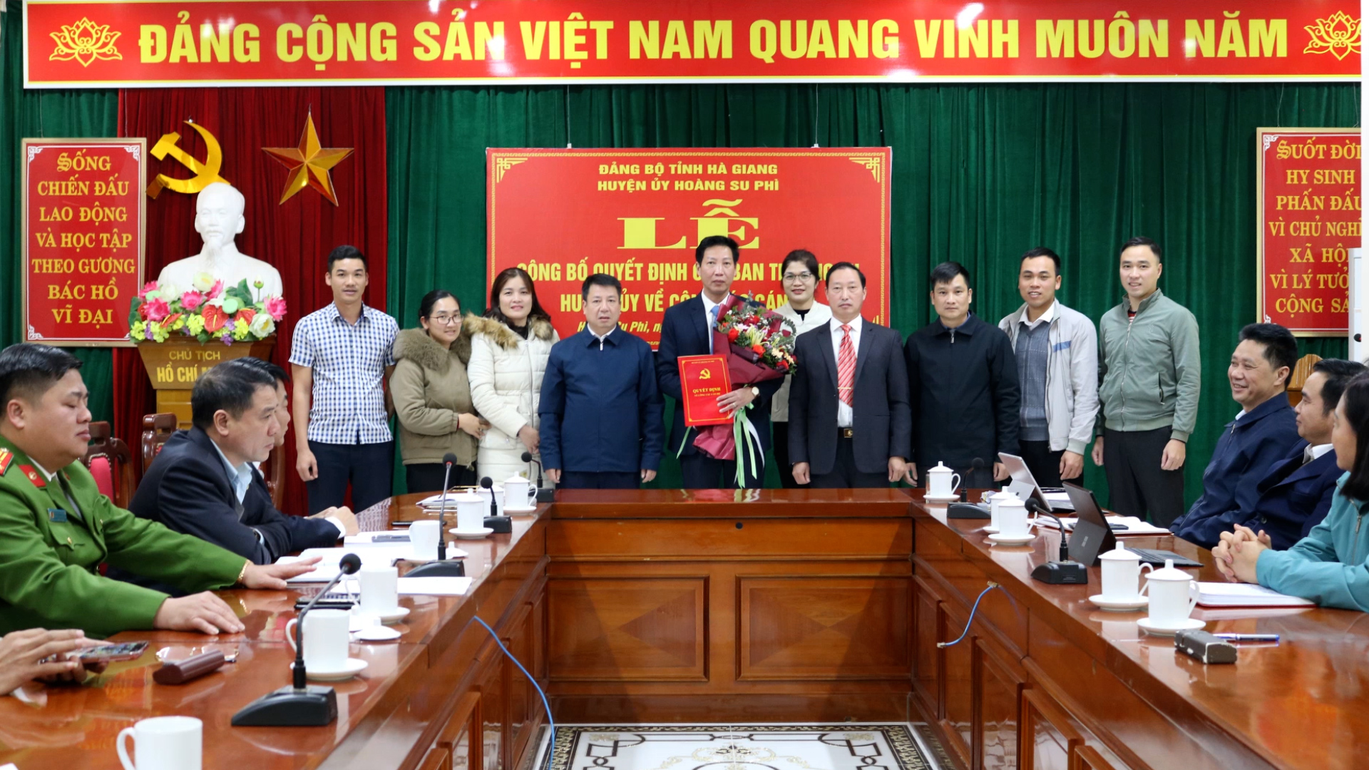 Công bố Quyết định của BTV huyện ủy Hoàng Su Phì về công tác cán bộ