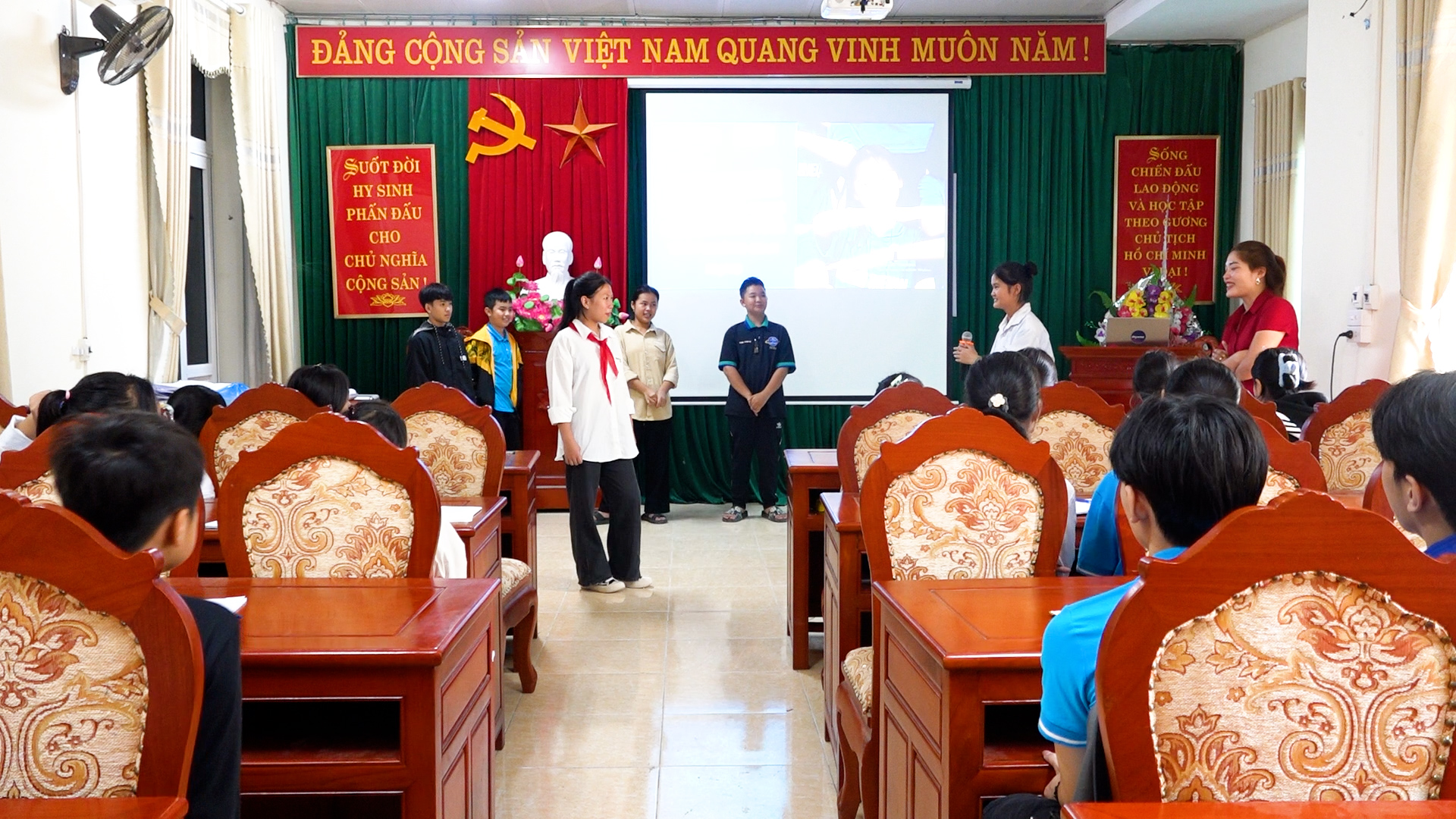 Tập huấn kỹ năng số cho thành viên cho Hội đồng trẻ em huyện Hoàng Su Phì.
