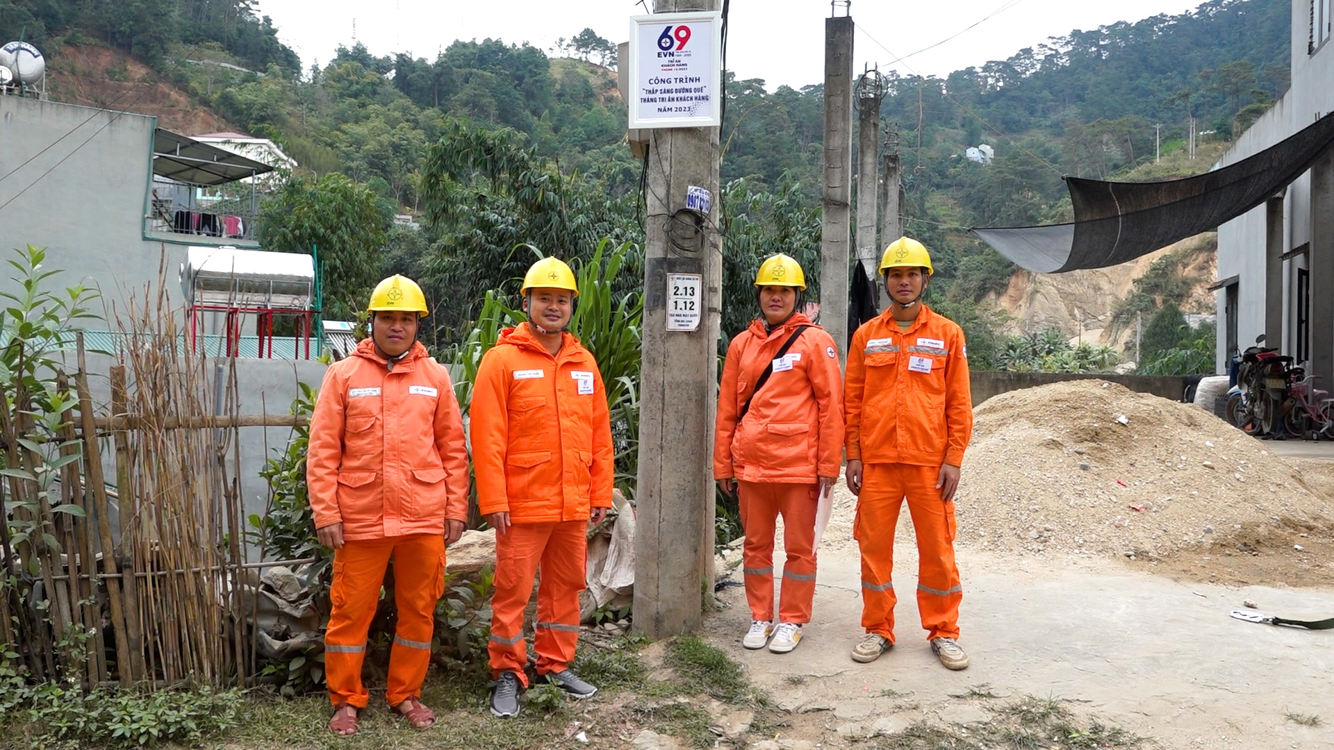 Điện lực Hoàng Su Phì triển khai Chương trình “thắp sáng đường quê” tại xã Tụ Nhân