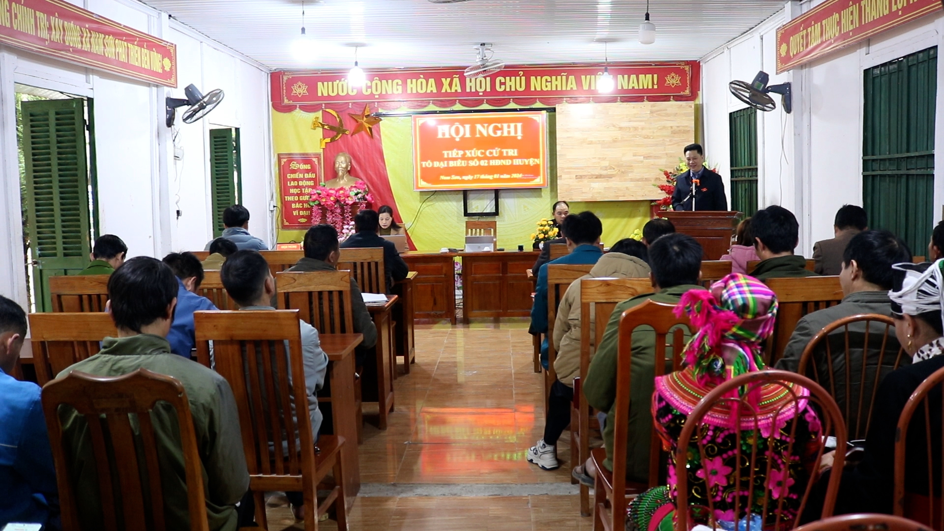 Tổ đại biểu số 2 HĐND huyện tiếp xúc cử tri xã Nam Sơn
