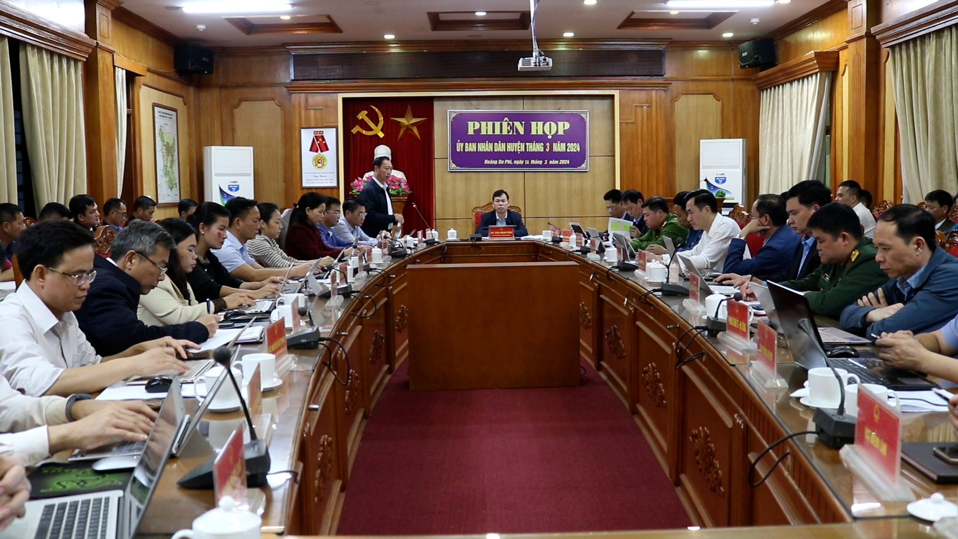 UBND huyện Hoàng Su Phì họp phiên tháng 3 năm 2024.