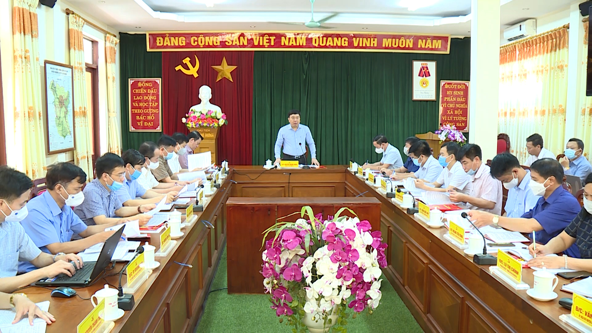 Đoàn công tác của Tỉnh làm việc với BTV huyện Hoàng Su Phì