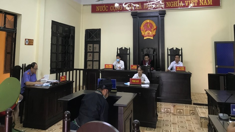 Tòa án nhân dân huyện Hoàng Su Phì xét xử sơ thẩm vụ án Trồng cây thuốc phiện
