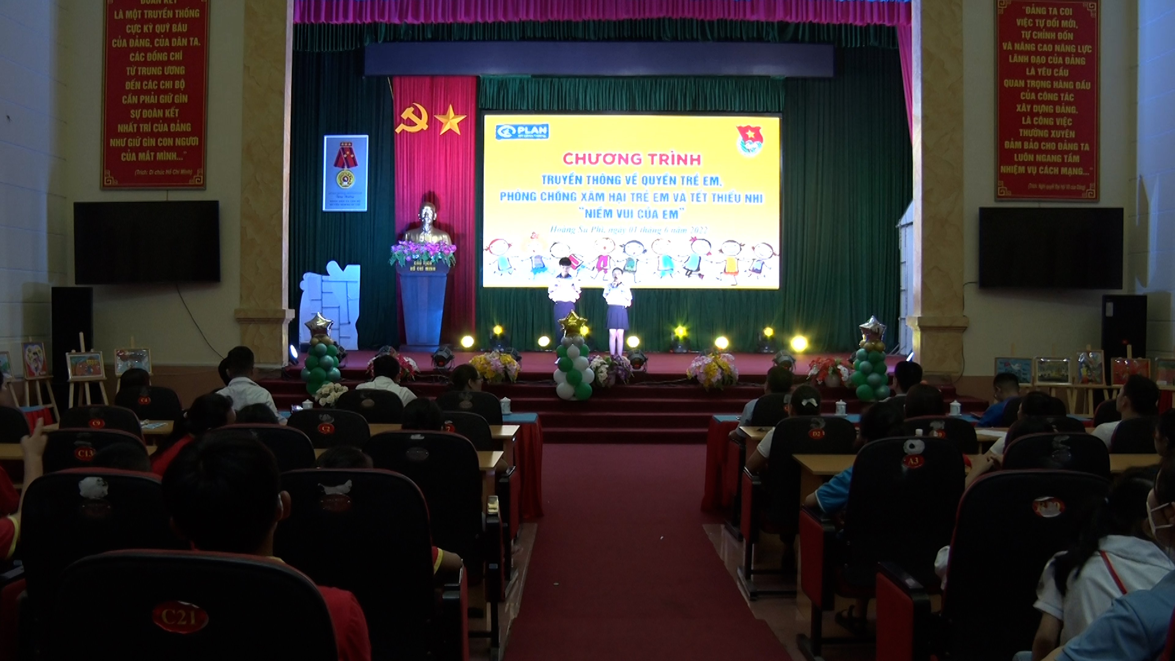 Huyện đoàn huyện Hoàng Su Phì tổ chức Truyền thông về quyền trẻ em; Phòng, chống xâm hại trẻ em và Tết thiếu nhi “ Niềm vui của em”