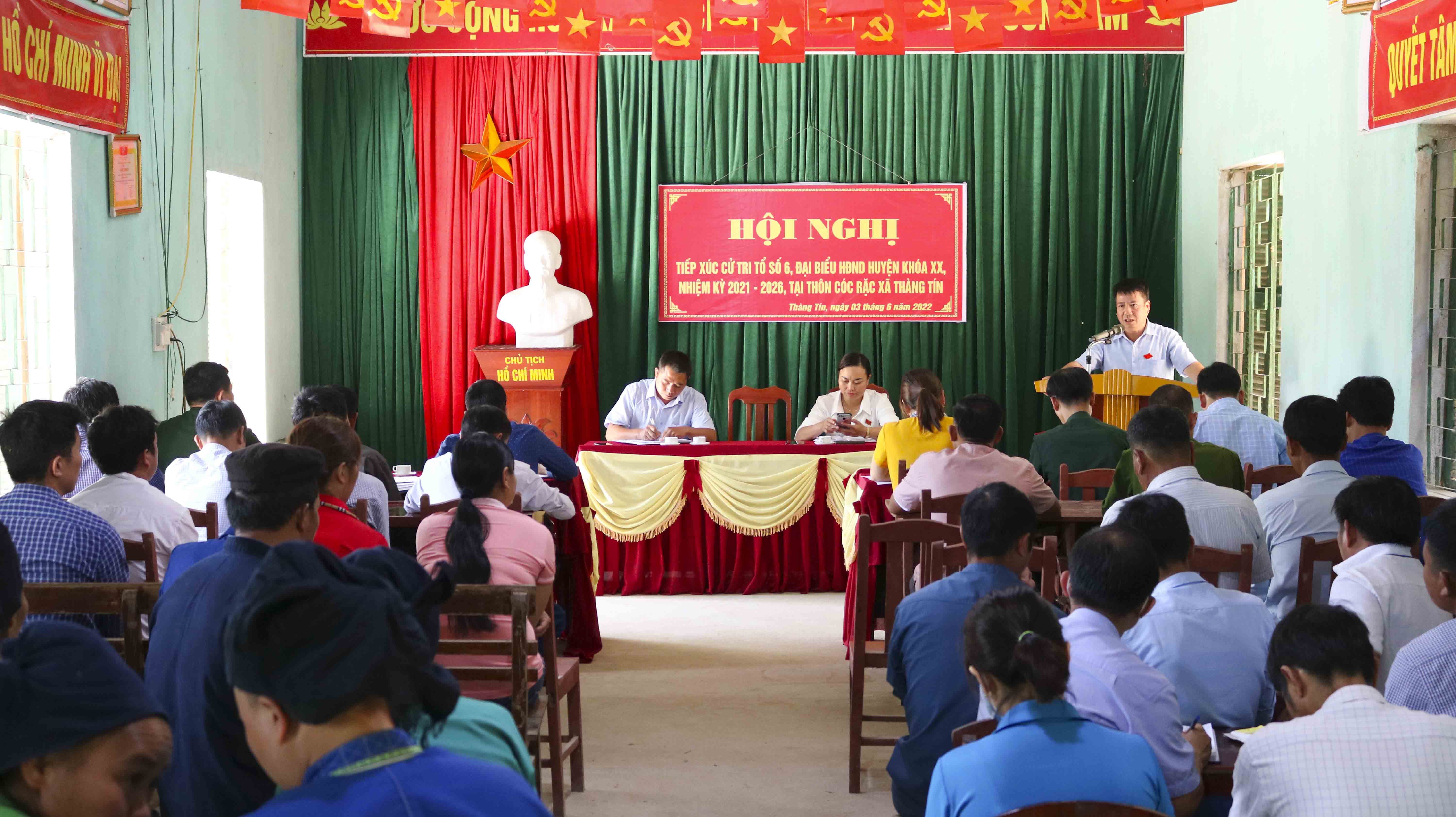 Chủ tịch HĐND huyện tiếp xúc cử tri thôn Cóc Rạc xã Thàng Tín