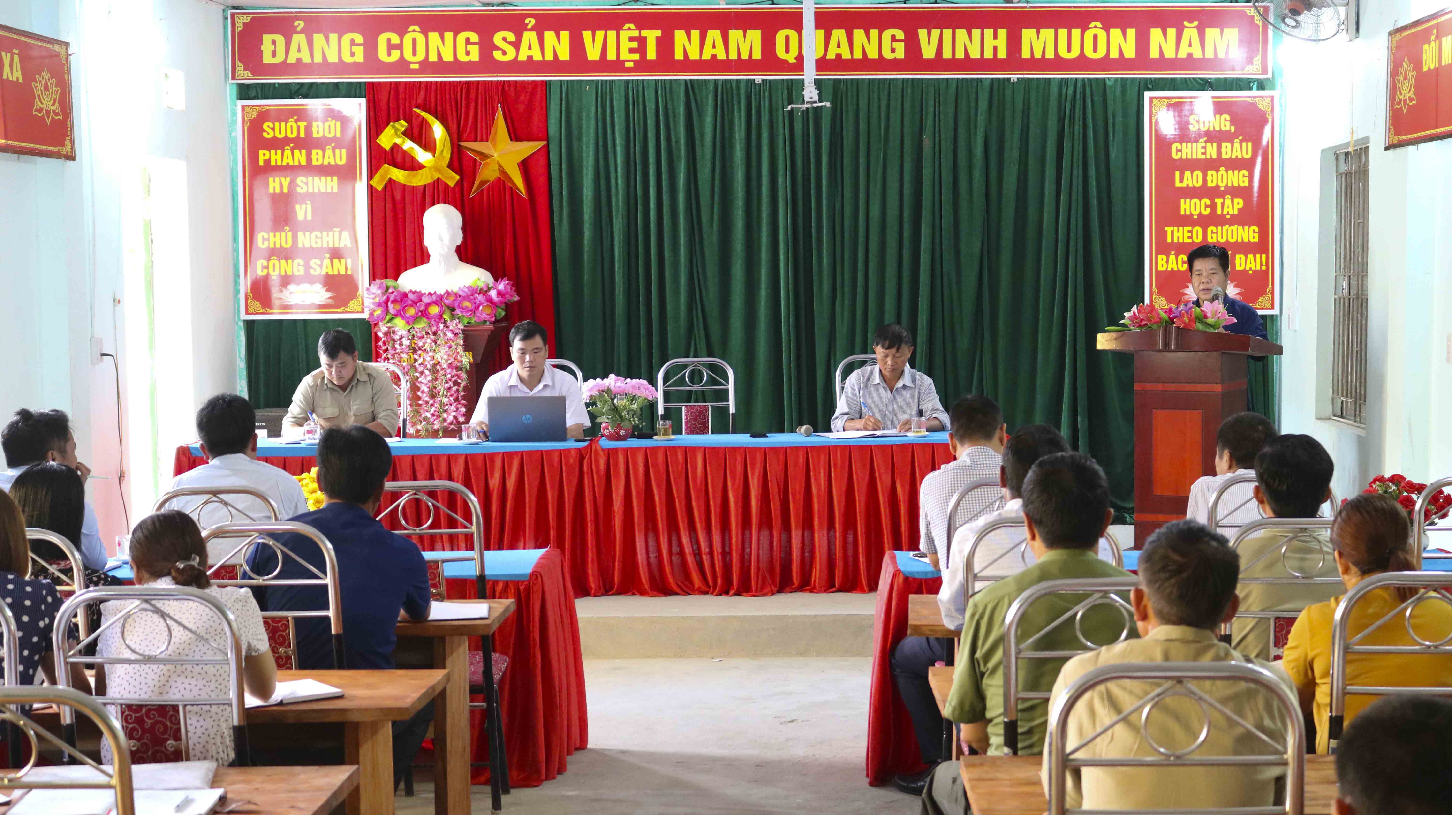 Chủ tịch UBND huyện Hoàng Su Phì tiếp xúc cử tri tại xã Chiến phố