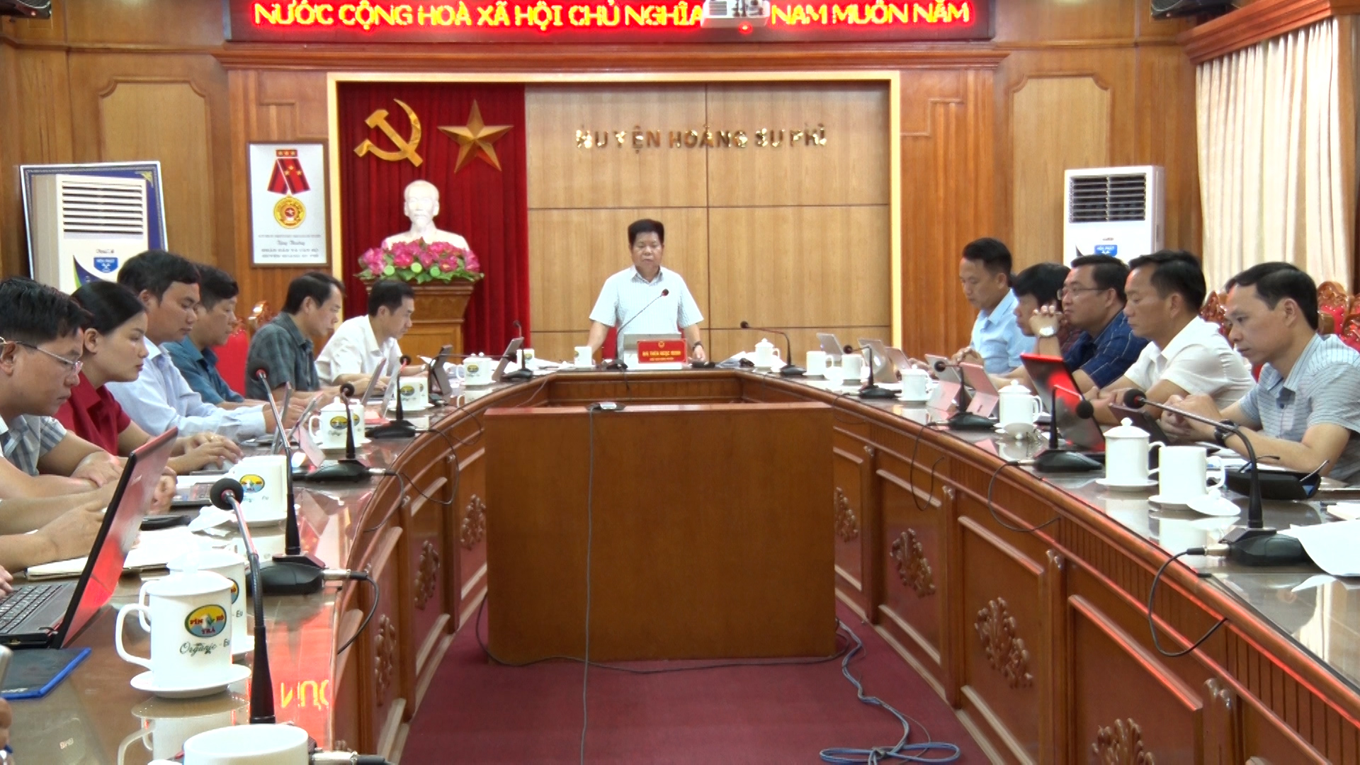 UBND huyện Hoàng Su Phì họp triển khai tiêu chí thực hiện chương trình mục tiêu quốc gia