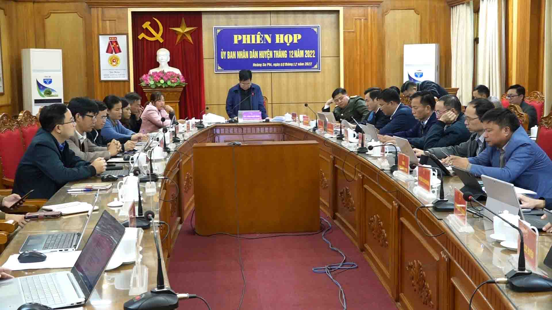 UBND huyện Hoàng Su Phì họp thành viên trực tuyến tháng 12 năm 2022