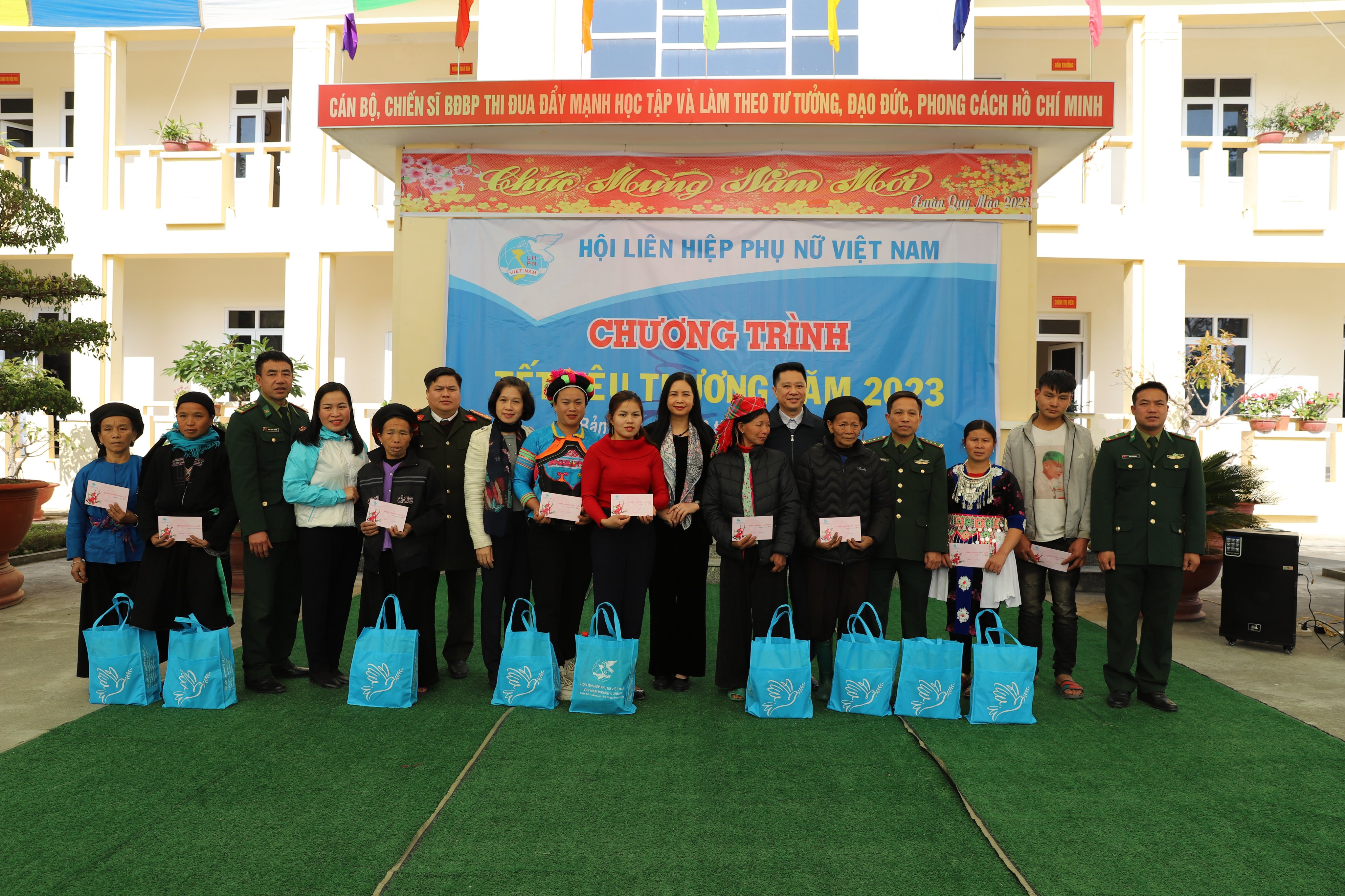 Trung ương Hội liên hiệp Phụ nữ Việt Nam tặng quà tết tại huyện Hoàng Su Phì