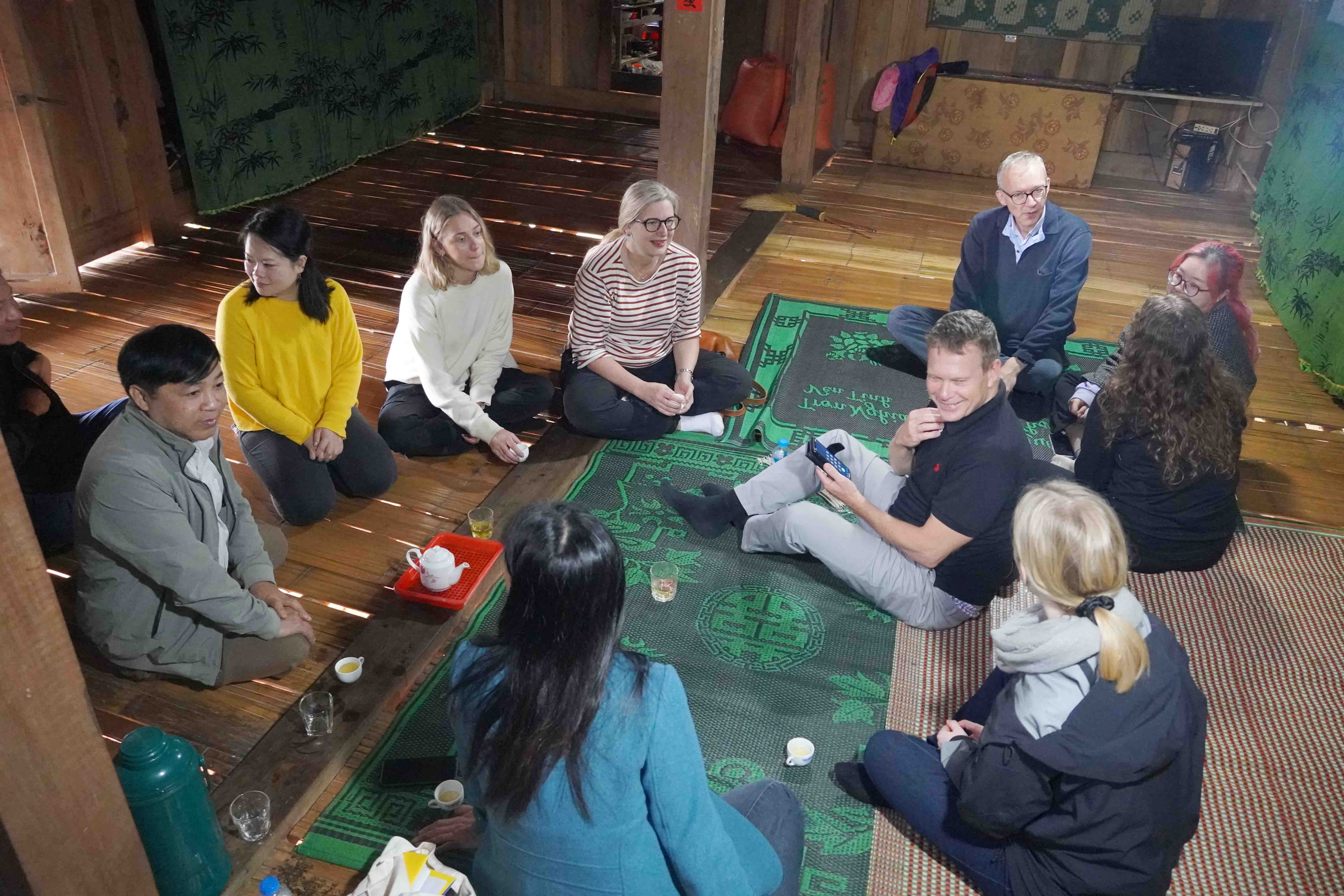 Đoàn công tác nước ngoài thăm quan cuộc sống cộng đồng tại Hoàng Su Phì