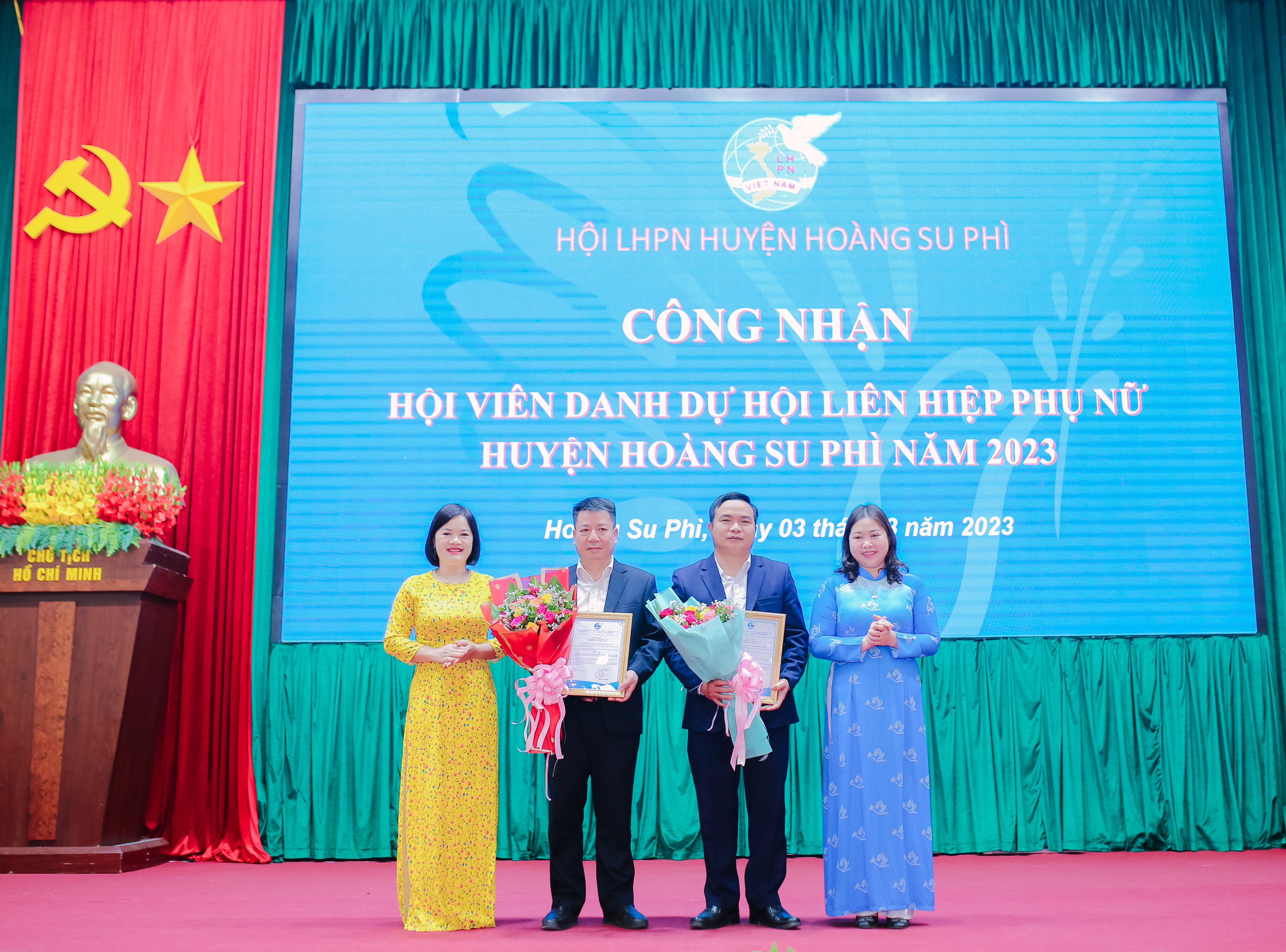 Hội LHPN huyện Hoàng Su Phì công nhận hội viên danh dự