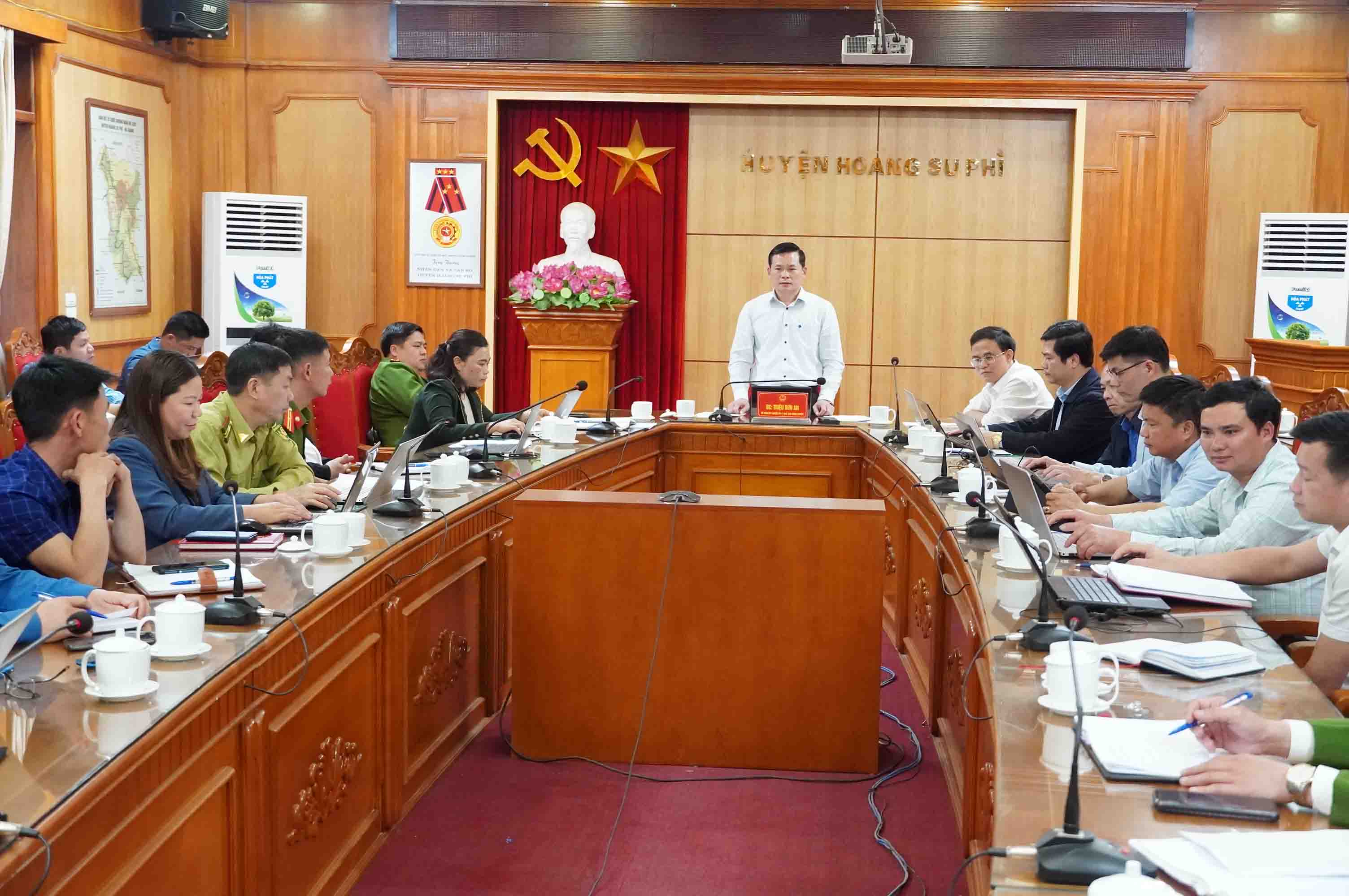 UBND huyện Hoàng Su Phì quán triệt và bàn giải pháp quản lý nhà nước về đất đai