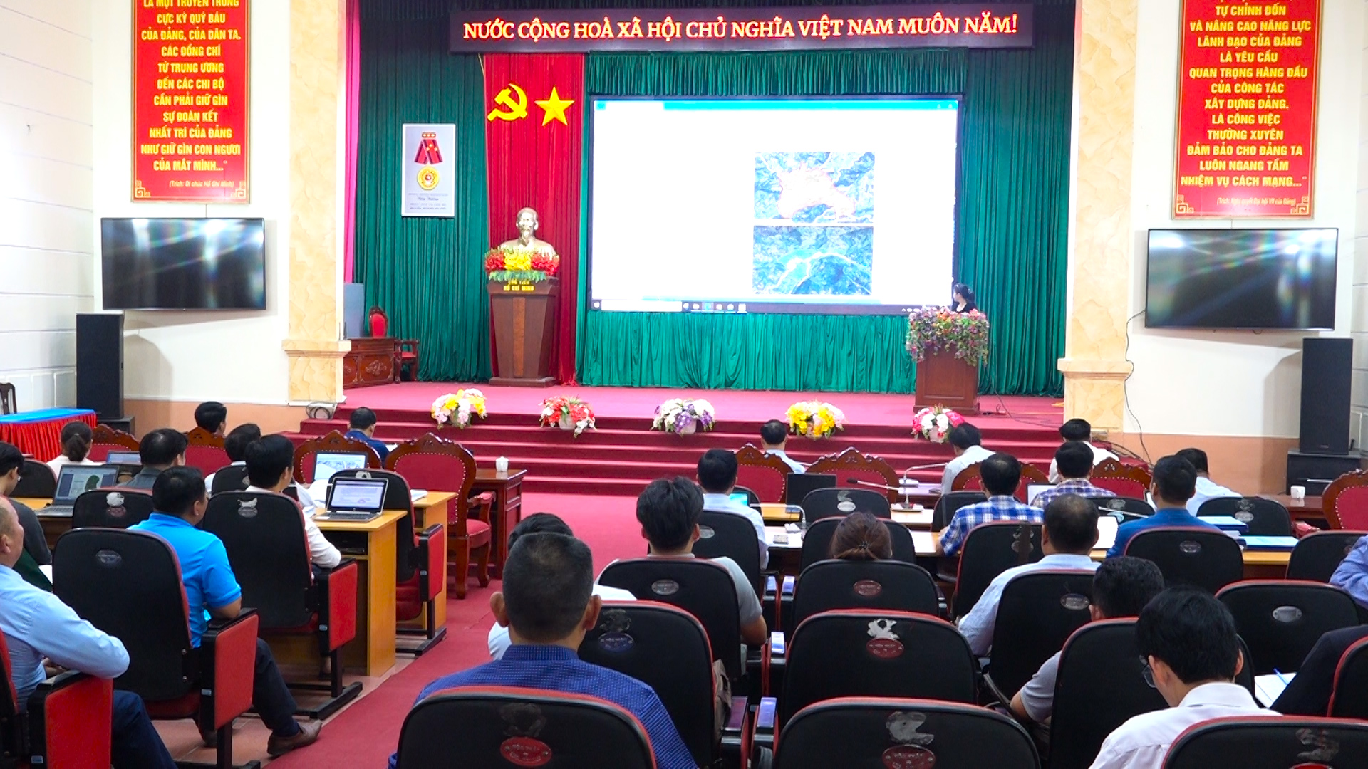 Hội nghị tham vấn lấy ý kiến về đồ án quy hoạch vùng huyện Hoàng Su Phì giai đoạn đến năm 2035 tầm nhìn 2050.