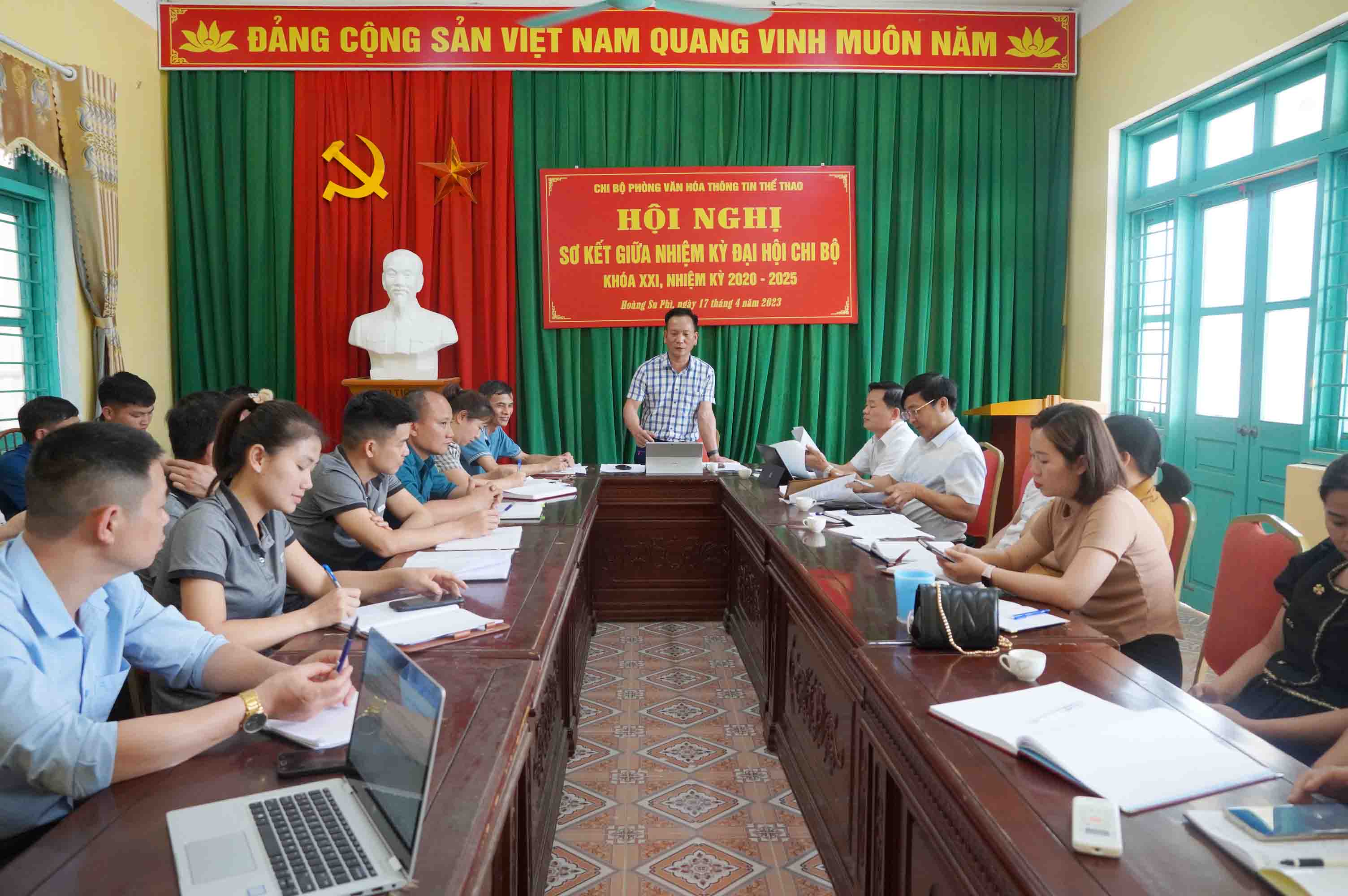 Chi bộ Phòng Văn hóa Thông Tin thể thao huyện Hoàng Su Phì  tổ chức Hội nghị sơ kết giữa nhiệm kỳ đại hội