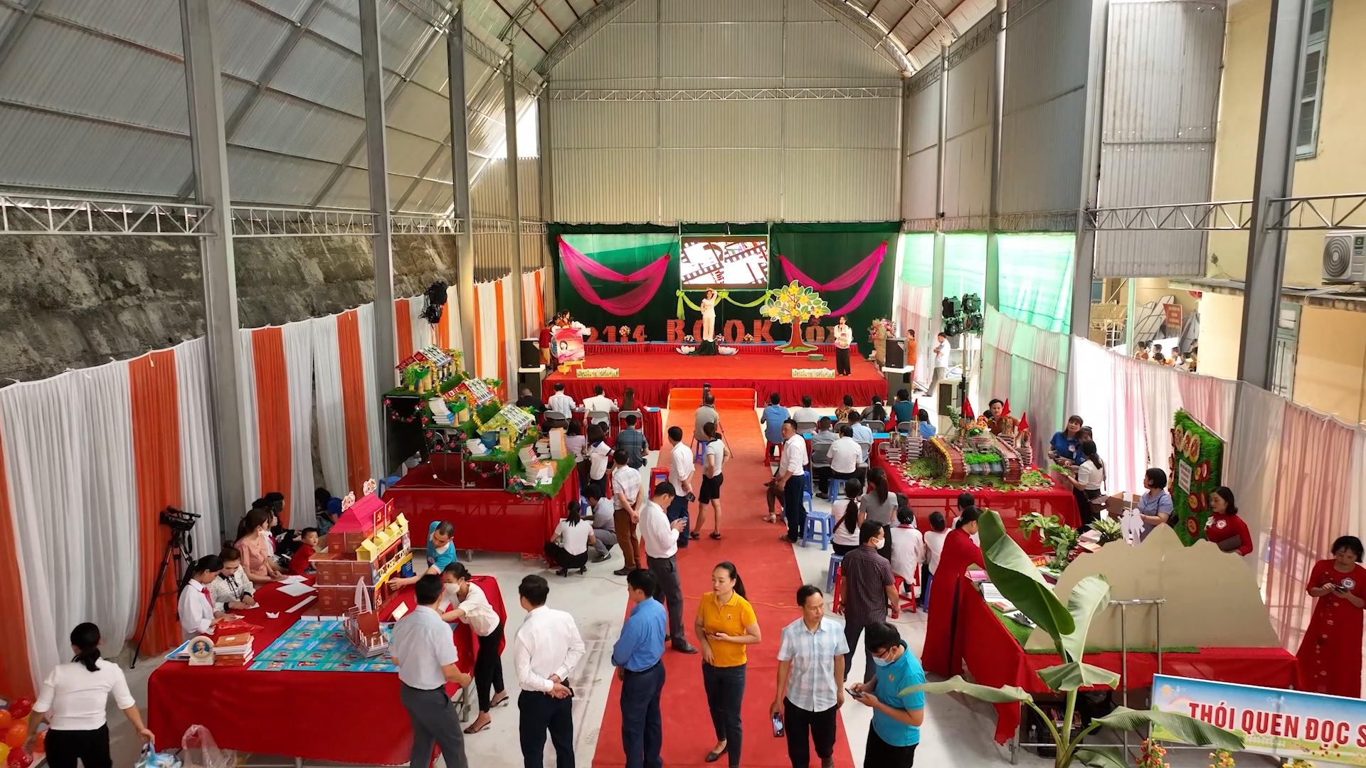Hoàng Su Phì tổ chức giới thiệu và trưng bày sách hưởng ứng ngày đọc sách Việt Nam năm 2023