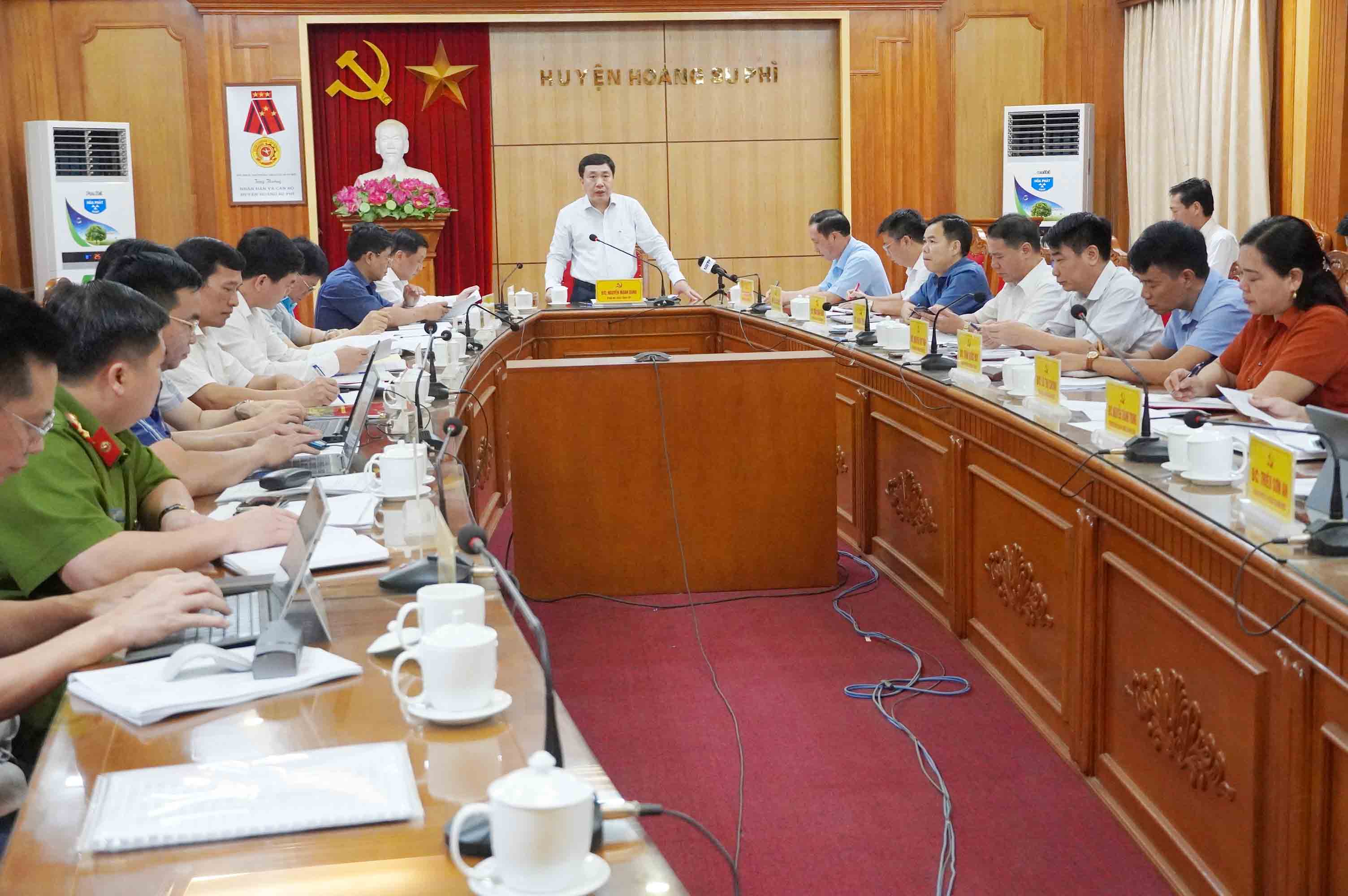 Phó Bí thư Tỉnh ủy làm việc với BTV Huyện ủy Hoàng Su Phì