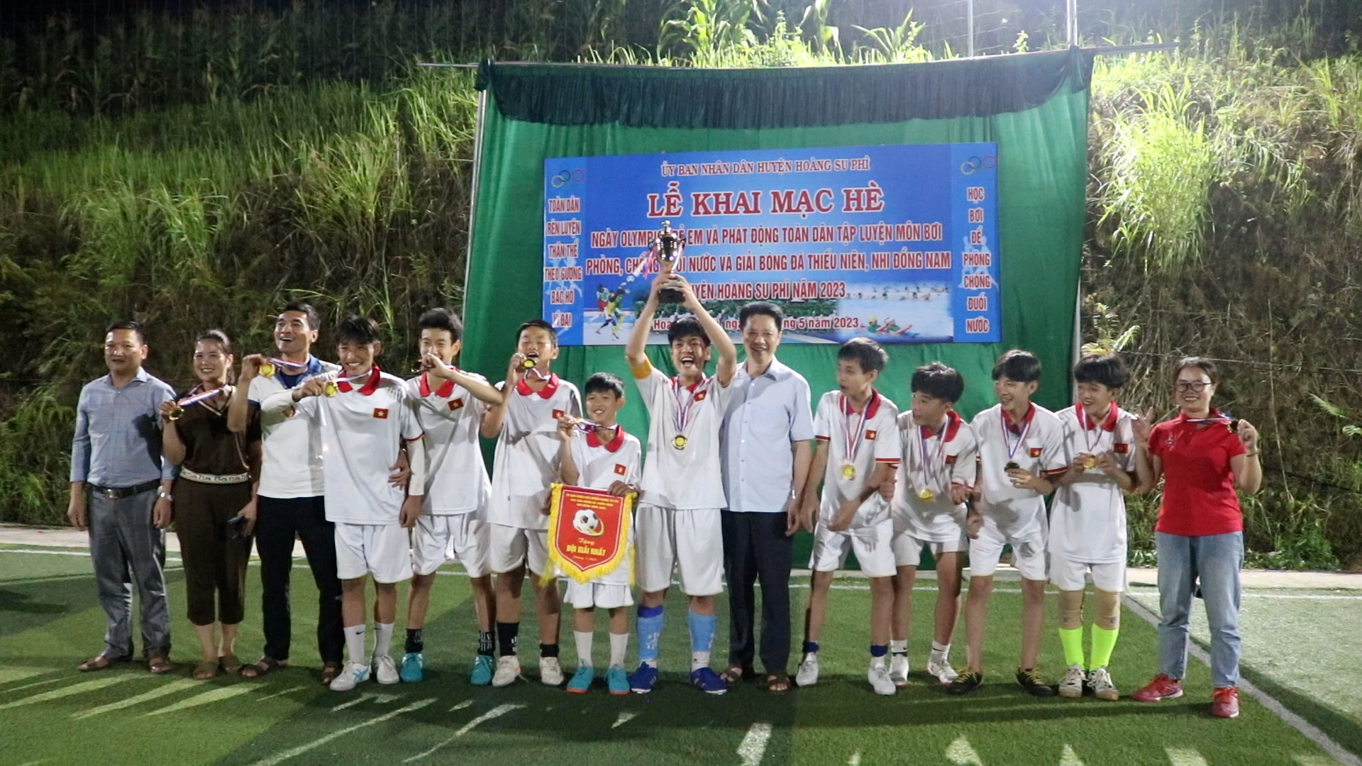 Bế mạc giải bóng đá Thiếu niên-Nhi đồng huyện Hoàng Su Phì năm 2023