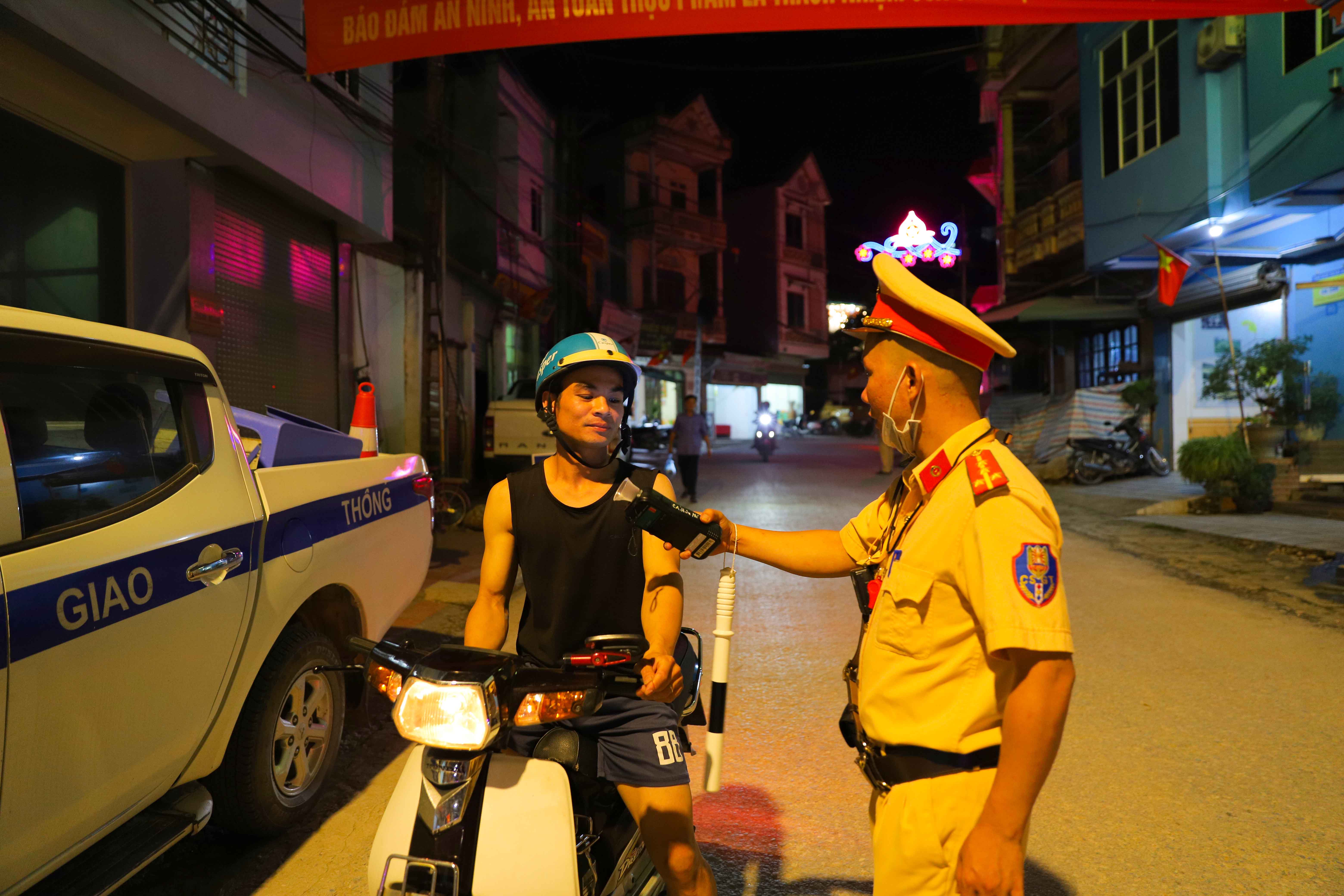Công an huyện Hoàng Su Phì tăng cường xử lý vi phạm giao thông