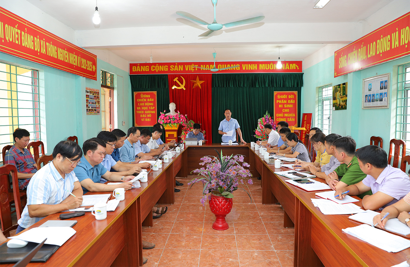 Thường trực Huyện ủy Hoàng Su Phì làm việc với xã Thông Nguyên